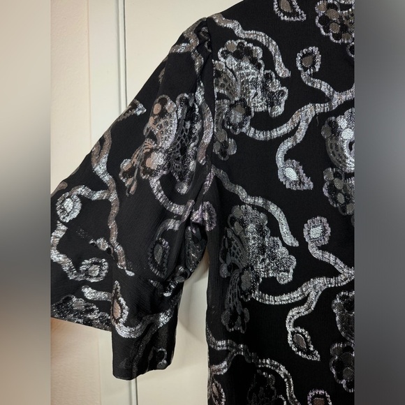 Rebecca Taylor Silk Blend Black Silver Lurex Metallic Bell Sleeve Blouse Size 8 - Picture 11 of 17